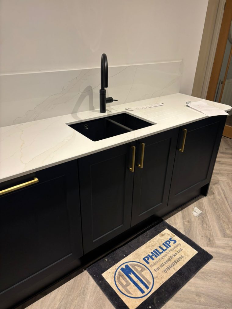 Vanity unit and worktop